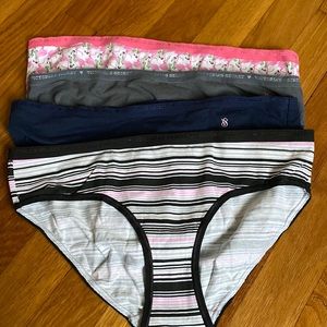 New Vs hip hugger size large panties not worn .